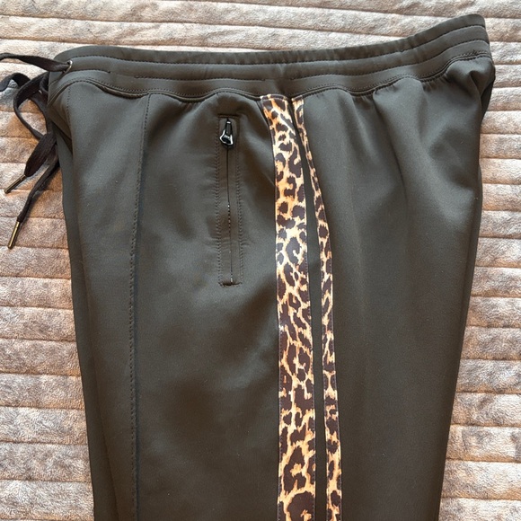 Pam & Gela Leopard Stripe Cigarette Pant - Picture 11 of 15